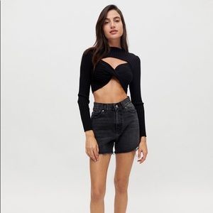 Black Urban Outfitters Tayla twist front crop sweater Size Medium